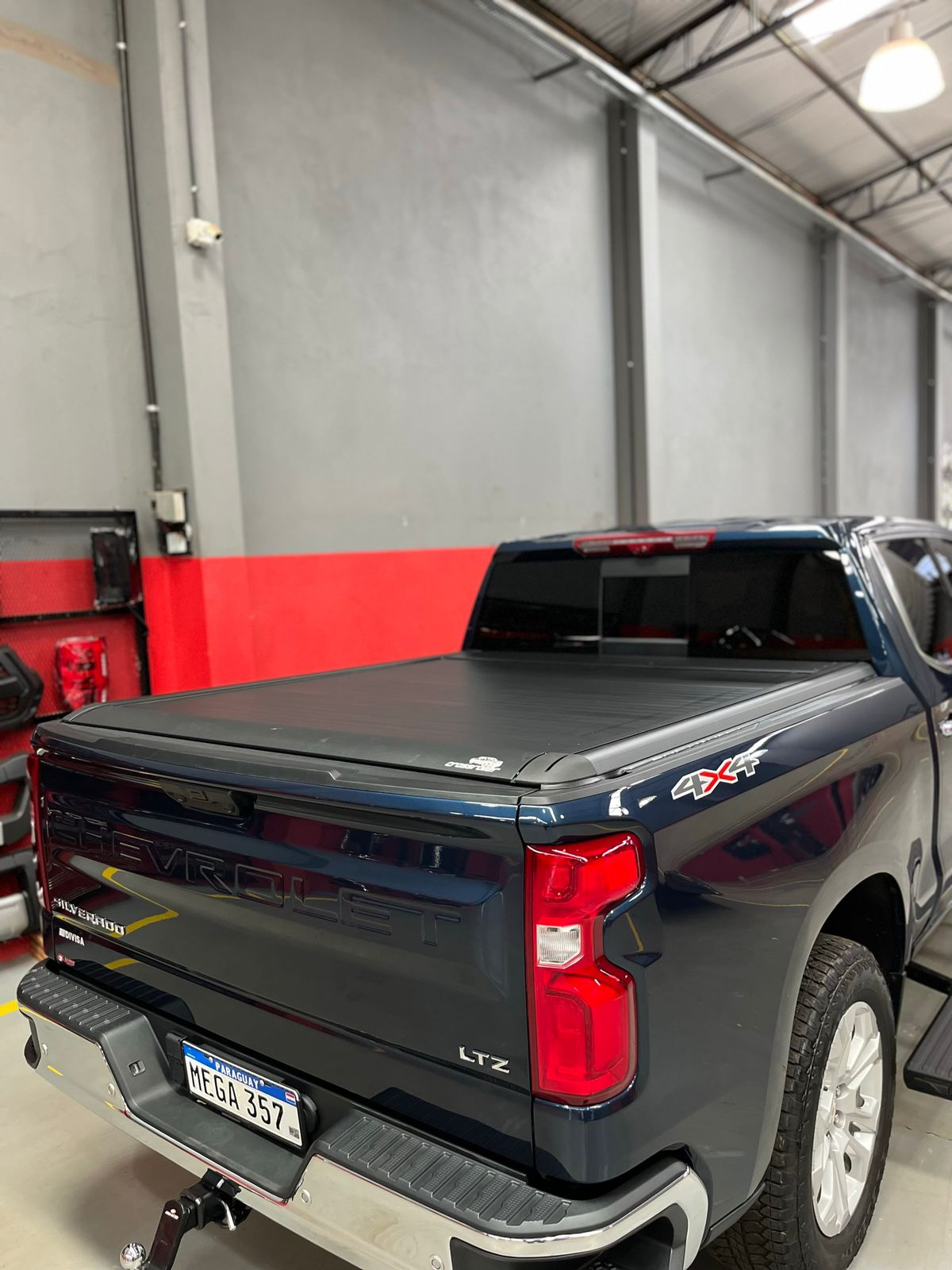 Tapa rígida retráctil automático Keko  - Silverado