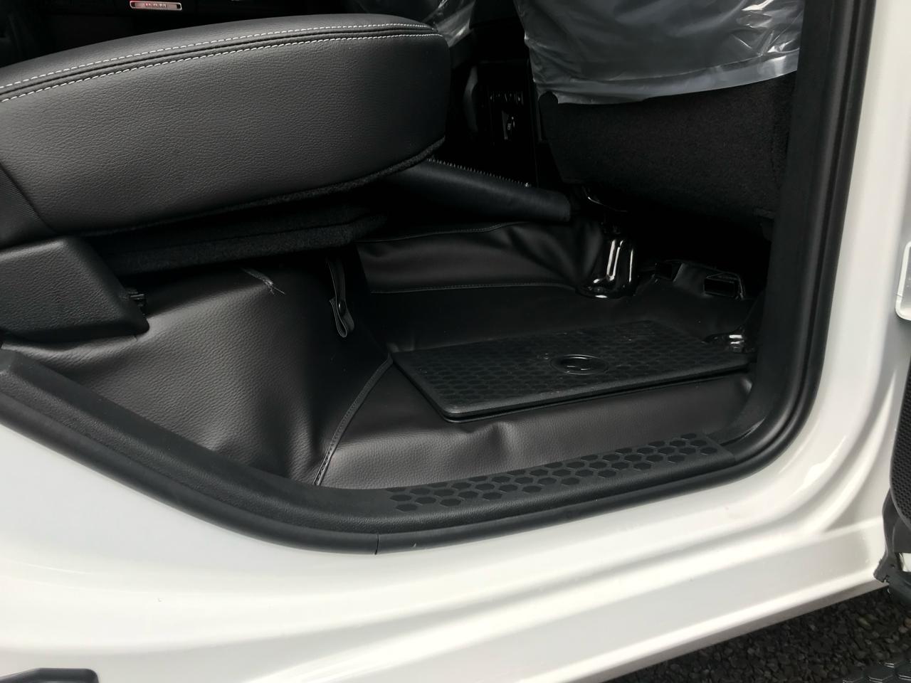 Tapizado de piso - Ram 2500