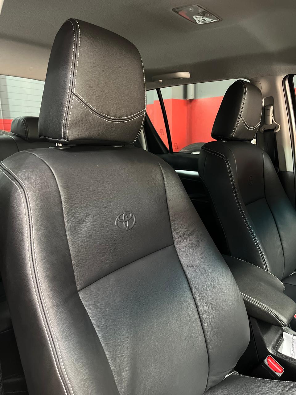 Tapizado en cuero - Hilux