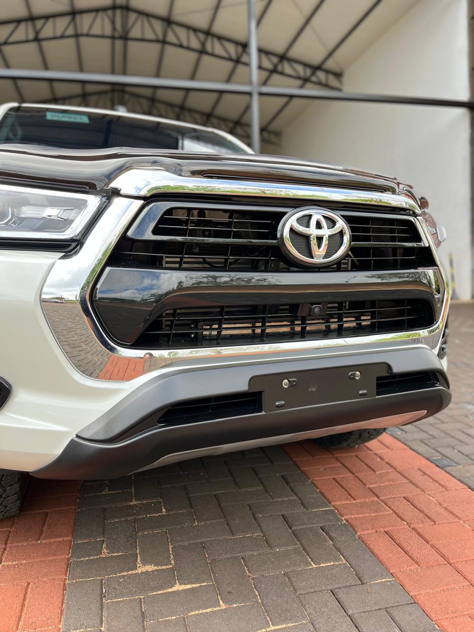 Grande Fronta modelo 2- Hilux