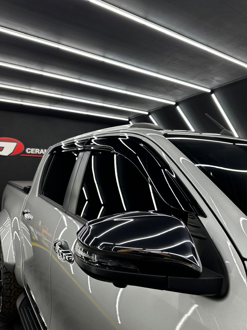 Buflector Ventanilla Hilux